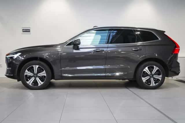 Volvo XC60 (2023) thumbnail 3