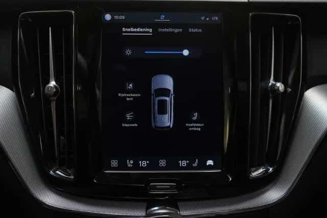 Volvo XC60 (2023) thumbnail 22