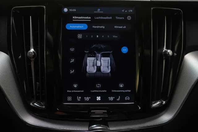 Volvo XC60 (2023) thumbnail 23