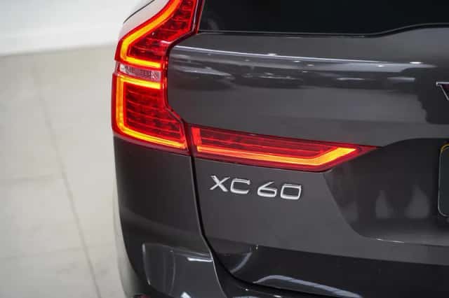 Volvo XC60 (2023) thumbnail 8