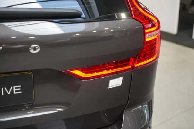 Volvo XC60 (2023) thumbnail 9