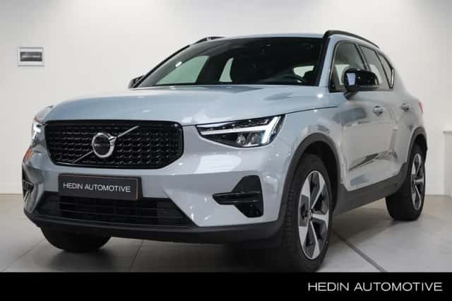Volvo XC40 (2025) thumbnail 1
