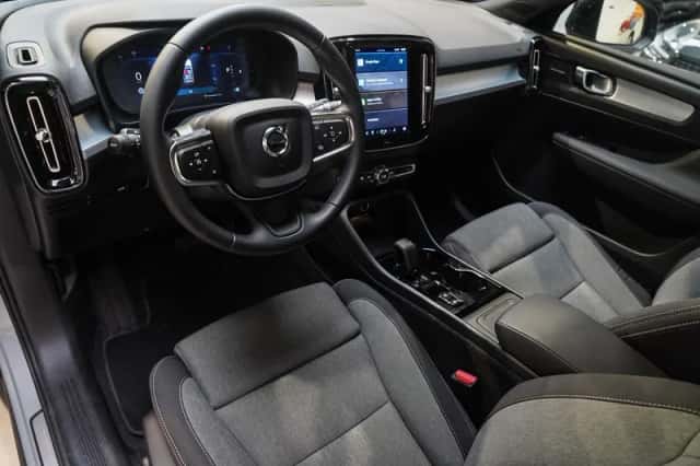 Volvo XC40 (2025) thumbnail 12