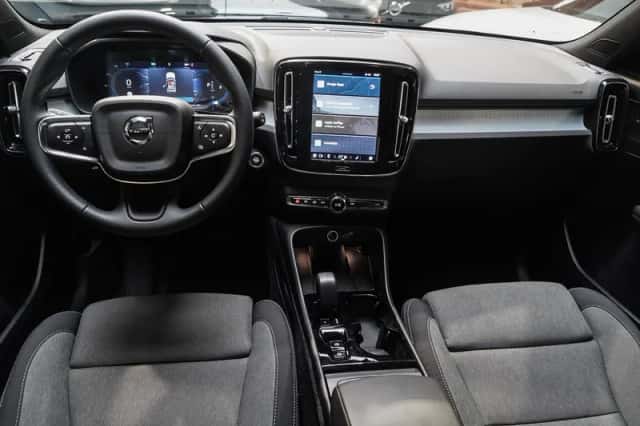 Volvo XC40 (2025) thumbnail 13
