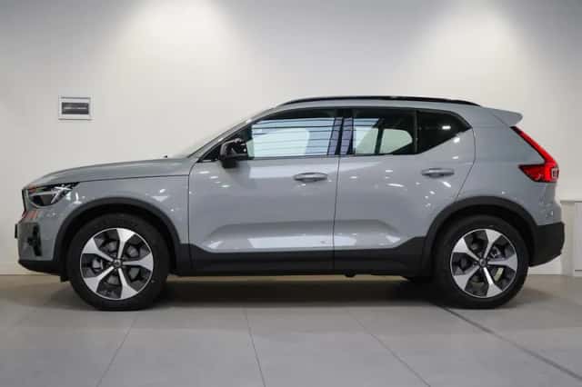 Volvo XC40 (2025) thumbnail 3