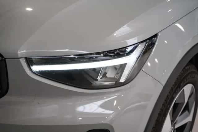 Volvo XC40 (2025) thumbnail 4