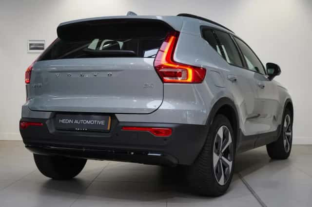 Volvo XC40 (2025) thumbnail 6
