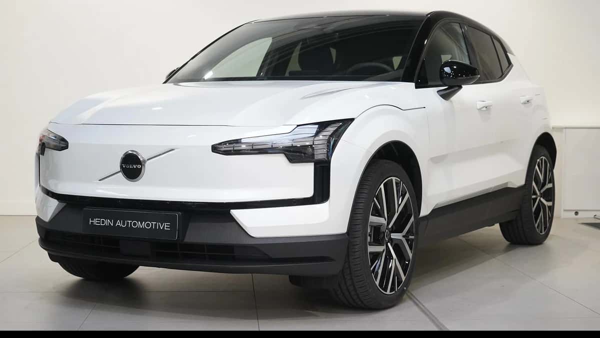 Volvo EX30 (2026) — foto 1