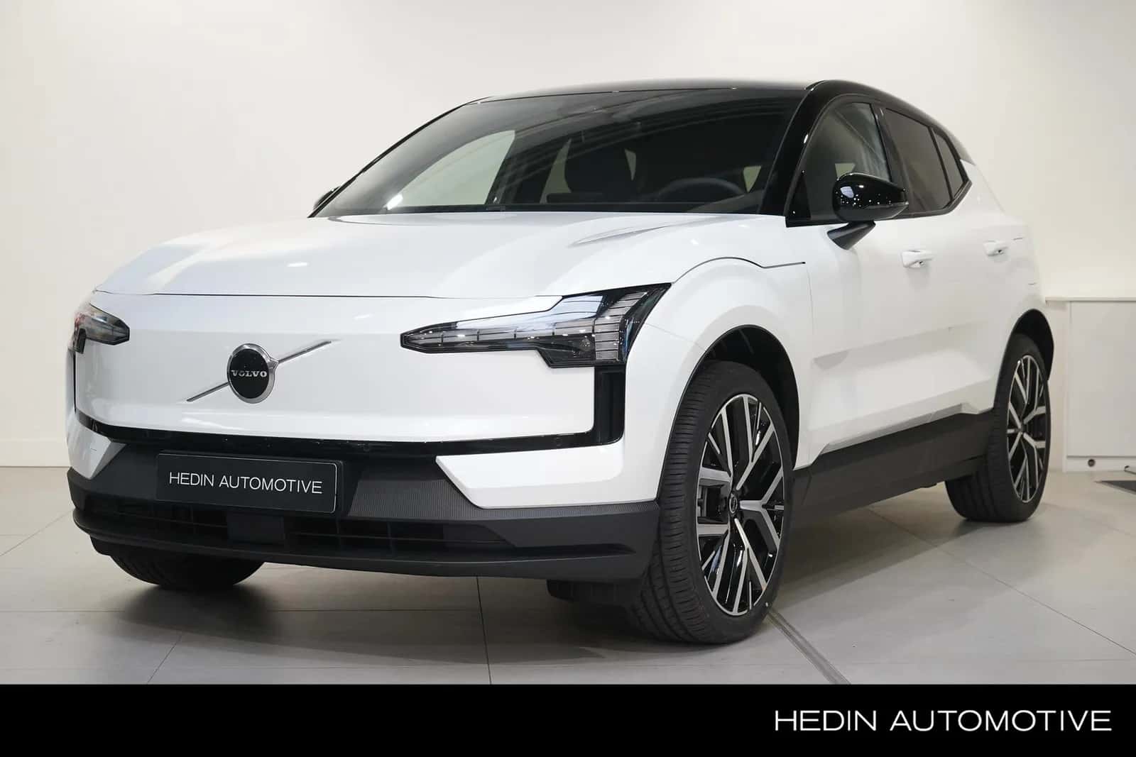 Volvo EX30 (2026) — foto 1