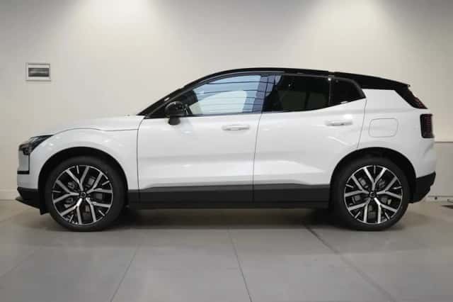 Volvo EX30 (2026) thumbnail 3