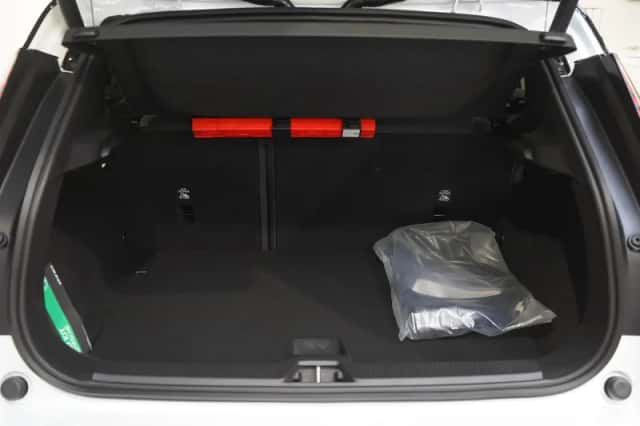 Volvo EX30 (2026) thumbnail 10