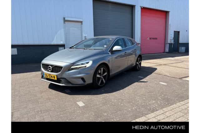 Volvo V40 (2018) thumbnail 1