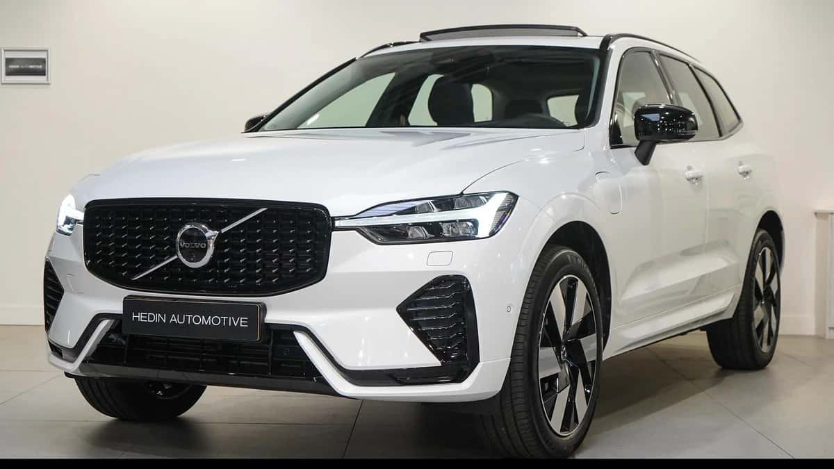Volvo XC60 (2025) — foto 1