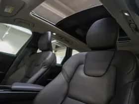 Volvo XC60 (2025) thumbnail 17