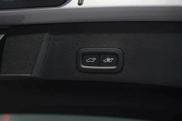 Volvo EX40 (2026) thumbnail 11