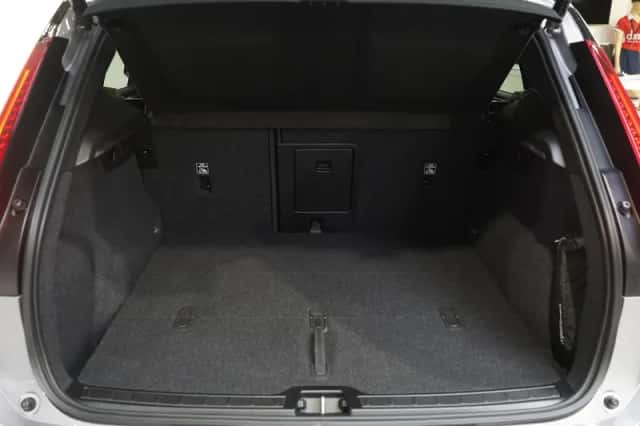 Volvo EX40 (2026) thumbnail 10