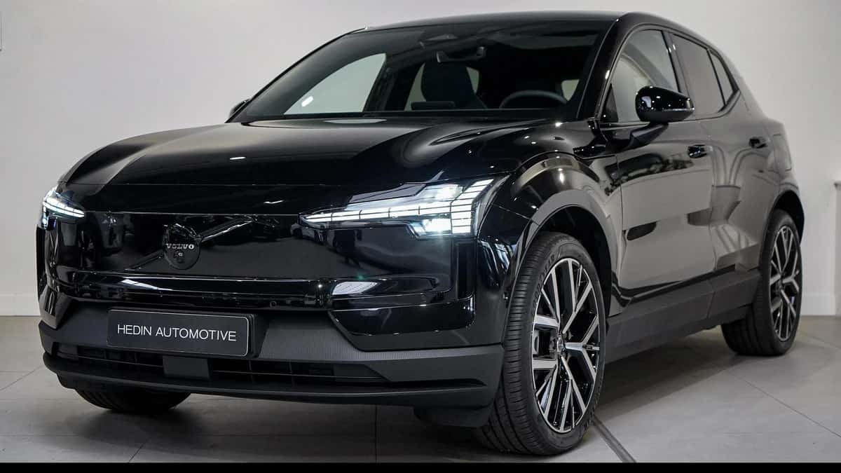 Volvo EX30 (2026) — foto 1