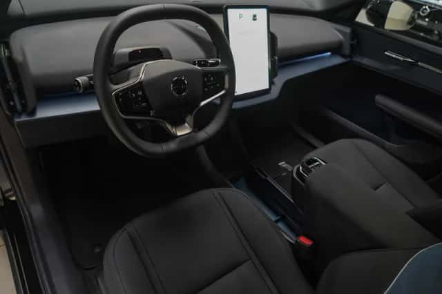 Volvo EX30 (2026) thumbnail 12