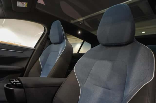 Volvo EX30 (2026) thumbnail 16