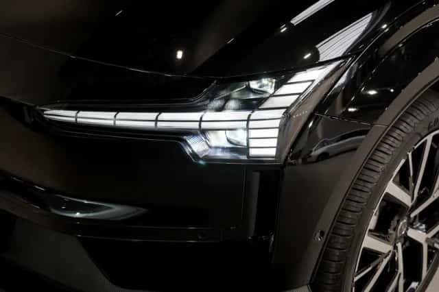 Volvo EX30 (2026) thumbnail 4