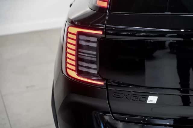 Volvo EX30 (2026) thumbnail 8