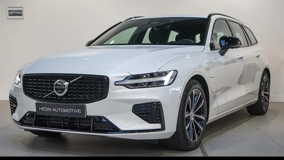 Volvo V60 (2025) — foto 1
