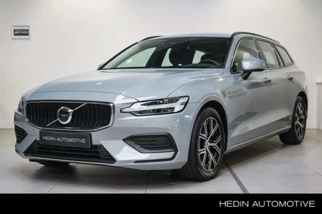 Volvo V60 (2023) thumbnail 1