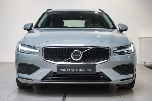 Volvo V60 (2023) thumbnail 2