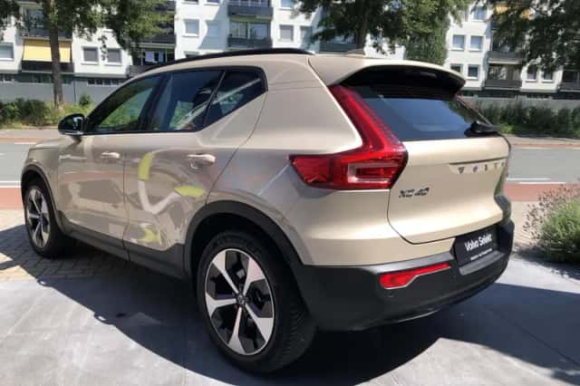 Volvo XC40 (2025) thumbnail 2