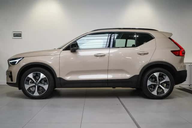Volvo XC40 (2025) thumbnail 3