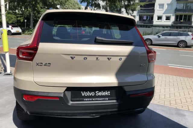 Volvo XC40 (2025) thumbnail 3