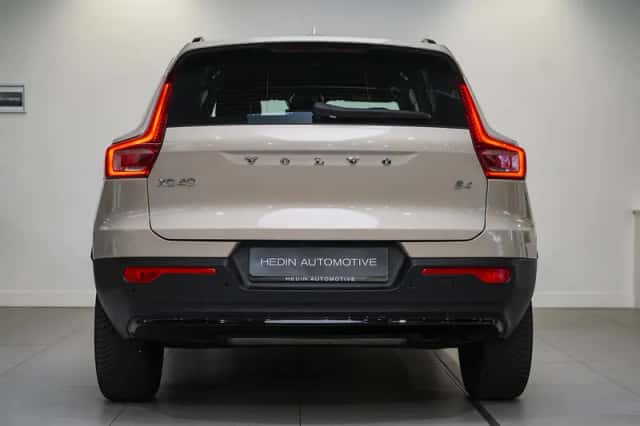 Volvo XC40 (2025) thumbnail 4