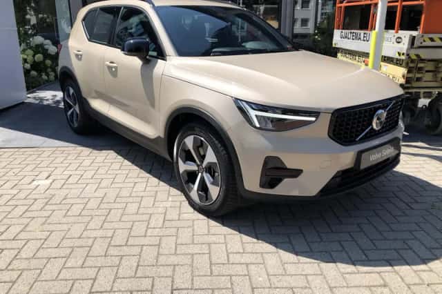 Volvo XC40 (2025) thumbnail 5