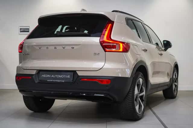 Volvo XC40 (2025) thumbnail 5