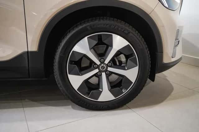 Volvo XC40 (2025) thumbnail 6