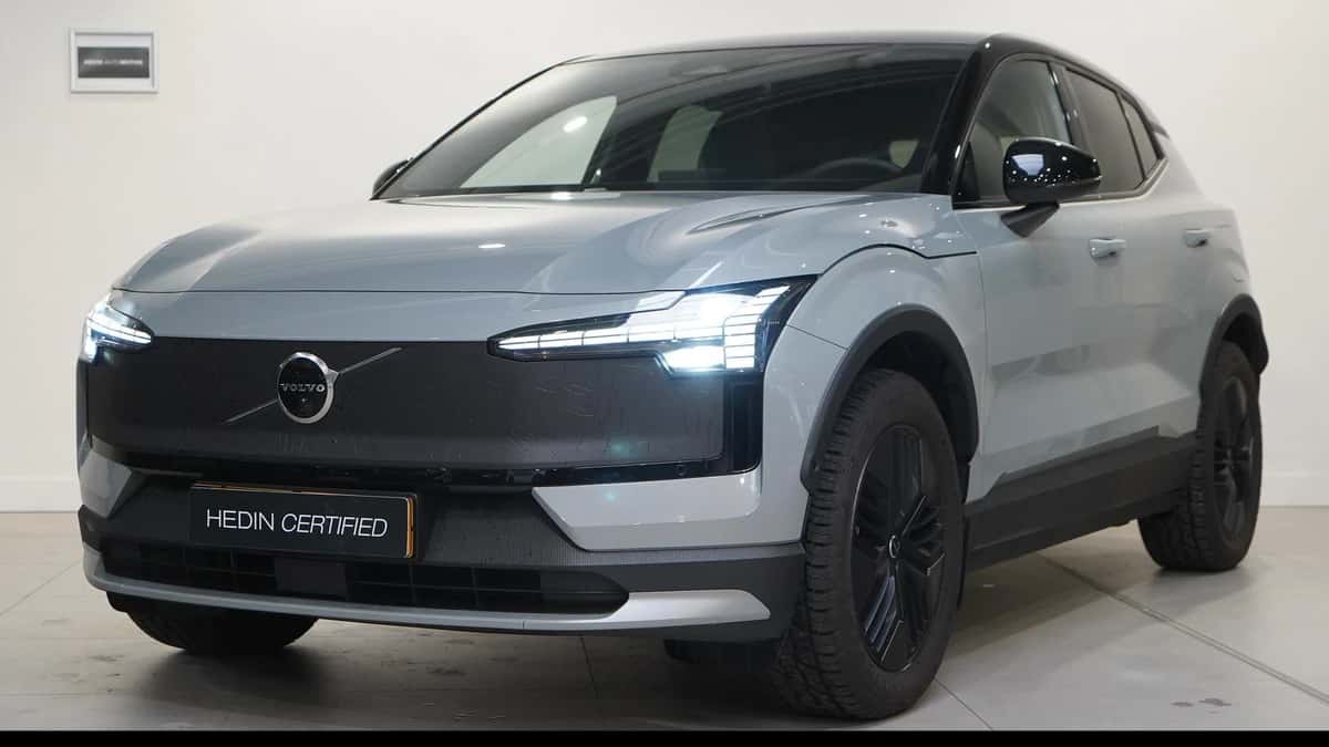 Volvo EX30 (2025) — foto 1