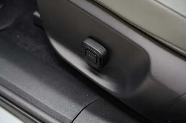 Volvo EX30 (2025) thumbnail 13