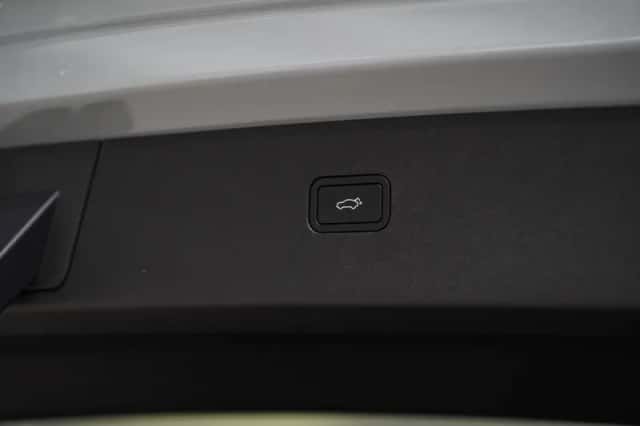 Volvo EX30 (2025) thumbnail 9