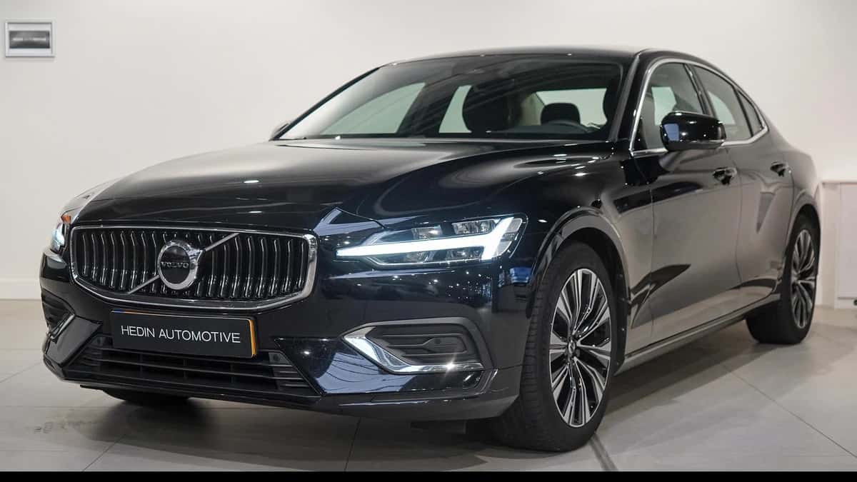 Volvo S60 (2023) — foto 1