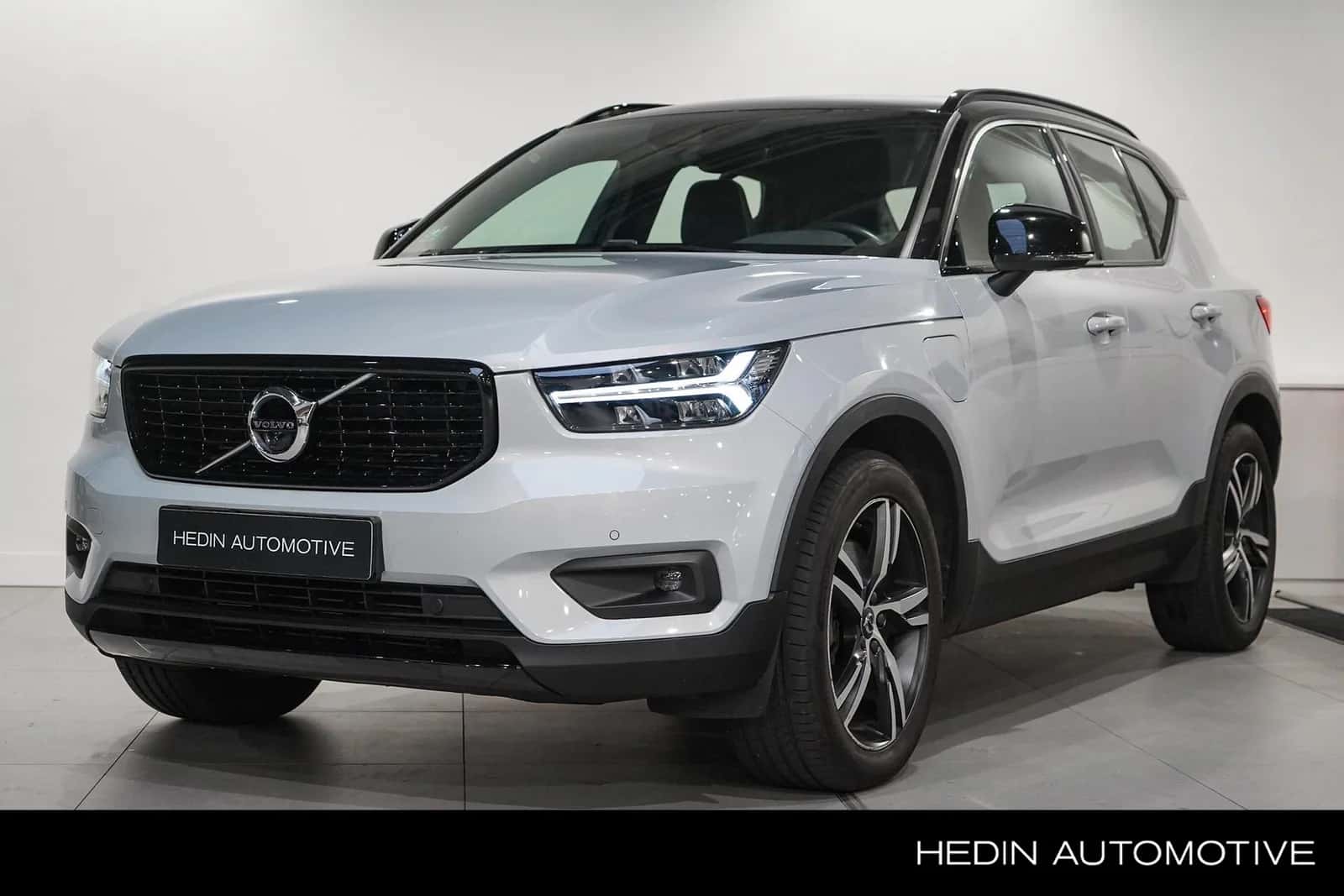 Volvo XC40 (2021) — foto 1