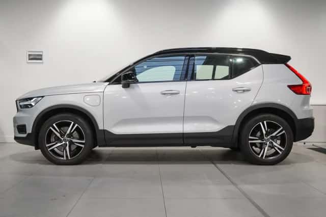 Volvo XC40 (2021) thumbnail 3