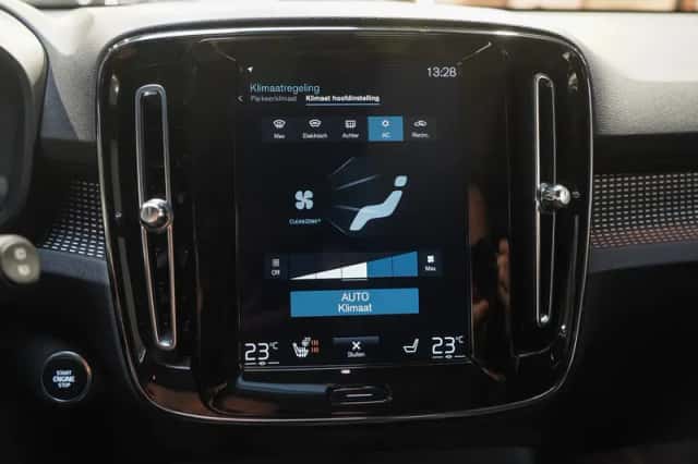 Volvo XC40 (2021) thumbnail 24