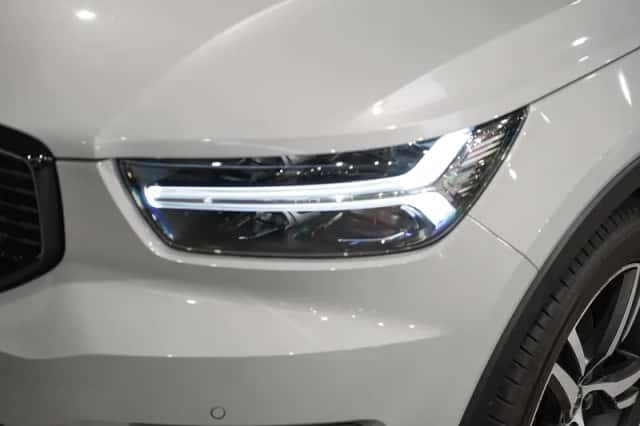 Volvo XC40 (2021) thumbnail 4