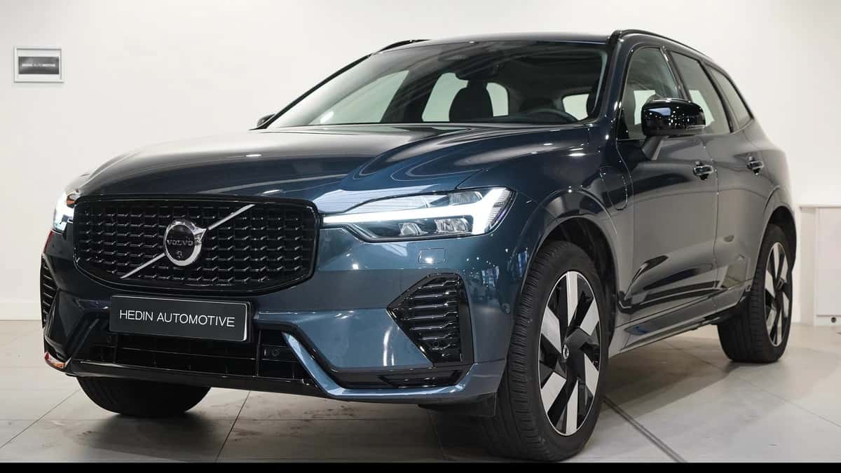 Volvo XC60 (2025) — foto 1