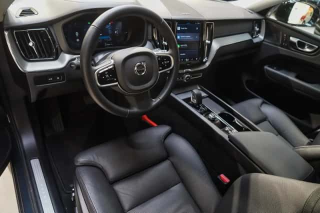 Volvo XC60 (2025) thumbnail 12