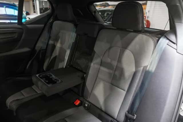 Volvo XC40 (2022) thumbnail 13