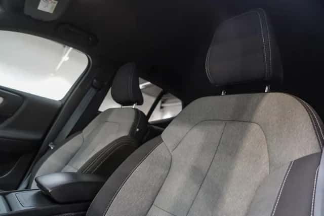 Volvo XC40 (2022) thumbnail 15