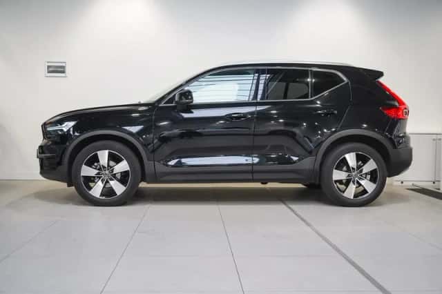 Volvo XC40 (2022) thumbnail 3