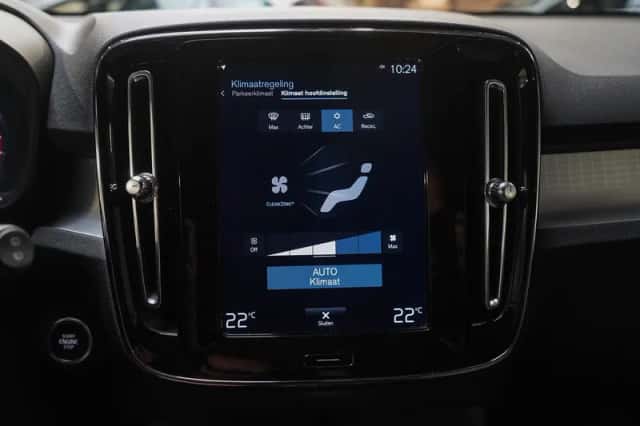 Volvo XC40 (2022) thumbnail 22
