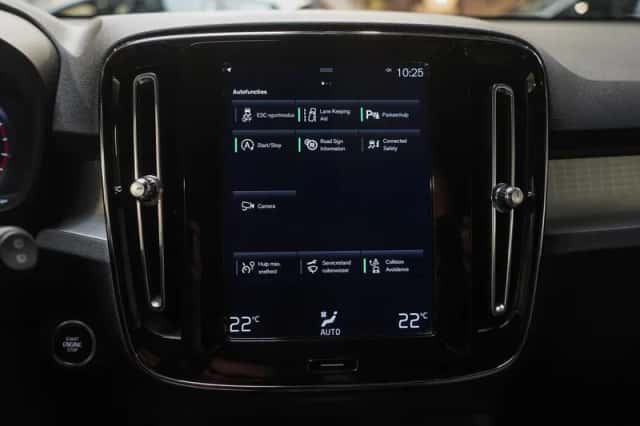 Volvo XC40 (2022) thumbnail 23